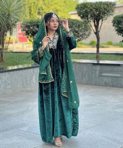 Ensembles Anarkalikurta en coton traditionnels élégants et vintage pour femmes, style indien pakistanais, coupe régulière, longueur au sol, cousus - Product Image 1