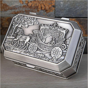 Rehaussez votre collection avec des boîtes à bijoux en métal traditionnel oxydé élégantes, vente en gros de boîtes à bijoux - Product Image 1