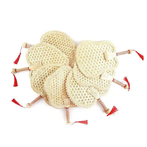 Éventail artisanal en paille de blé en forme de feuille avec broderie de fil rouge en relief ; Éventail décoratif traditionnel pour le Nouvel An lunaire - Product Image 6