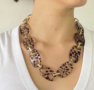 Collar de Resina Gruesa de Gran Tamaño, Collar de Resina Hecho a Mano, Ligero y Elegante, Joyería de Moda para Mujer - Product Image 1