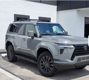 NEATLY USED 2024 GX 550 Premium 4WD Sport Utility - Prêt à être expédié - Product Image 1