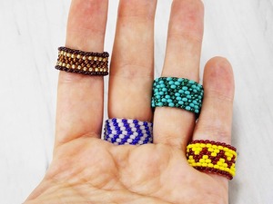 Bagues en perles de verre colorées personnalisées de qualité à l'exportation Bijoux de mode réglables pour filles disponibles au prix d'exportation - Product Image 6