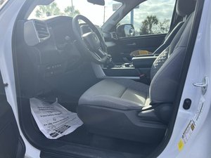 Toyota Tundra SR5 Twin Turbo 4WD d'occasion propre 2024 - Product Image 4
