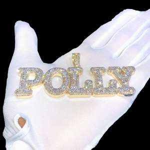 Colgante POLLY Personalizado de Plata de Ley 925 con Diamante Moissanita y Baño de Oro, Placa con Nombre Personalizada, Joyería Hip Hop Fina y Brillante - Product Image 1