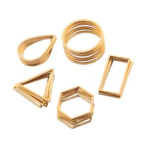 Fournisseur en gros Anneaux de liaison torsadés 8 styles de breloques rondes en alliage Connecteurs géométriques Boucles de lunette fermée pour boucles d'oreilles pendantes - Product Image 5