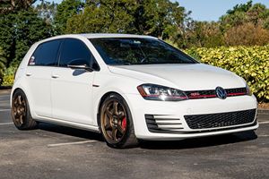 Volkswagen GTI Sport AWD Premier Plus 2017 d'occasion en excellent état, sans accident, conduite à gauche/droite - Product Image 5