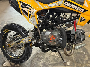 Herramienta Ligera de Alta Eficiencia Denago MX2 Edición Amarilla de 125cc para Acabado de Concreto, Lista para Envío Mundial - Product Image 2