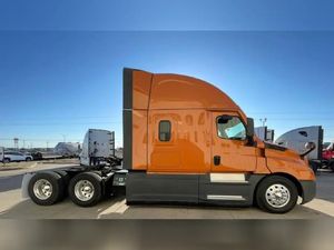 LISTOS PARA ENVIAR: Camiones Freightliner Conventional Sleeper Tractor Cascadia 126 Modelos 2023, 2024, 2025 en Venta - Product Image 5
