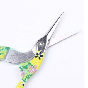 กรรไกรตัดเล็บทำจากสแตนเลสสตีลคลาสสิกคมกรรไกรตัดรูปนกสีสันสดใสกรรไกรสำหรับงานหัตถกรรม - Product Image 3