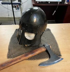 Casco Vikingo Hecho a Mano de Grado Industrial, Acero Ennegrecido, Spangenhelm, Personalizable, OEM, DIY, Resistente para Exteriores - Product Image 5