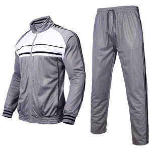 Ensemble de sport Slim Fit pour hommes Ensemble de survêtement à motif uni imprimé de logo personnalisé pour l'entraînement et l'image de marque pour le printemps - Product Image 1