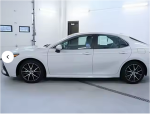 2023 para Toyota Camry LE usado dirección izquierda asientos de cuero Interior oscuro R16 neumáticos caja de cambios automática - Product Image 2