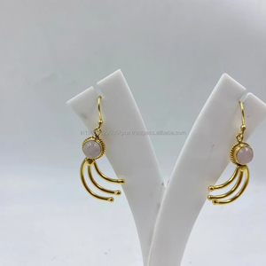 Pendientes chapados en oro al por mayor Pendientes Minimalista Glamoroso Accesorio de boda para mujer Hecho Oro Esterlina Con Perla - Product Image 1