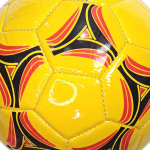 Ballons de football en PVC hautement personnalisés ballons de football de style unique tendance produit thermoscellé du Pakistan à vendre - Product Image 3