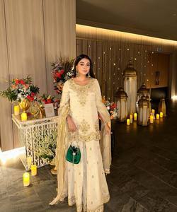 Sharara Salwar Kameez indien traditionnel en georgette, nouveau design ethnique, pour mariage et fête, broderie lourde, coupe ajustée, longueur genou - Product Image 1