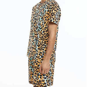 Venta al por mayor de Verano de la colección para los hombres Casual Street Wear camiseta y pantalones cortos Conjunto personalizado Logo transpirable - Product Image 3