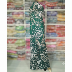 Tissu en dentelle de soie vert émeraude perlé avec broderie argentée et travail de pierres |   Shubham Collections, couvre-chef de mariée africaine, Maharashtra - Product Image 1