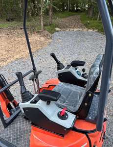 จัดส่งฟรี ได้รับการรับรองมาตรฐาน EPA CE รถขุดขนาดเล็ก GH20 ใหม่เอี่ยม 1 ตัน เครื่องยนต์เบนซิน 15 แรงม้า ยี่ห้อ Briggs ใช้เวลา 0.3 ชั่วโมง ระบบป้องกันการพลิกคว่ำ (ROPS)  หัวหนีบไฮดรอลิก - Product Image 5