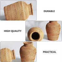 Vase de table rustique moderne en rotin naturel Design vietnamien écologique pour fleurs séchées, décoration intérieure et accents de table élégants
