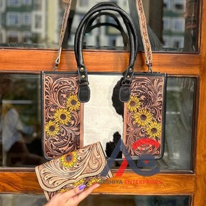 Nouveaux sacs fourre-tout en cuir de fourrure de vachette à imprimé floral usiné à la main véritable sac de soirée élégant occidental et embrayage outillé ensembles combinés uniques - Product Image 1