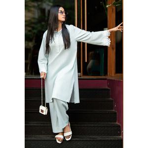 Conjunto coordinado de chifón verde ondulado y arrugado estilo bohemio para mujer de Cameo para primavera/verano - Product Image 2