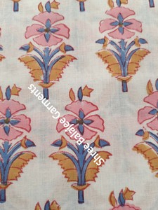 ผ้าฝ้ายแท้ 100% ลายดอกไม้แบบอินเดีย พิมพ์ด้วยมือ ผ้าพิมพ์ลายดอกไม้สวยงามสำหรับทำผ้าคลุมสำหรับเด็กผู้หญิง - Product Image 5