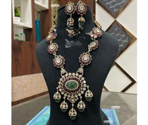 Elegante Juego de Collar Clásico de Moissanita Chapado en Oro de la Mejor Calidad con Aretes para Bodas, Fiestas y Compromisos para Mujer - Product Image 1