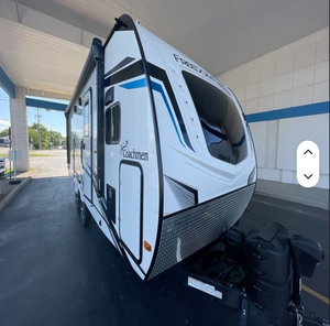 Autobús Coachmen Freedom Express 259FKDS de 2022, Usado en Excelentes Condiciones - Product Image 1