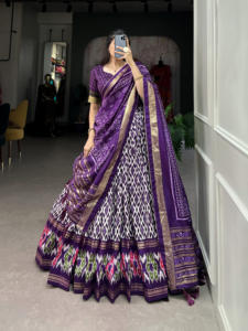 Lehenga de seda Tussar con estampado Ikkat elegante con trabajo de lámina y Dupatta de encaje Gotta para ropa de fiesta de boda compradores de suministro a granel - Product Image 4