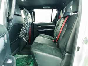 Toyota Hilux GD-6 GR 2024 Usada, Equipamiento Completo - Product Image 3