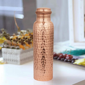 Botella de agua de cobre hecha a mano clásica con Metal único diseñador moderno estilo personalizado última decoración botella de agua - Product Image 1