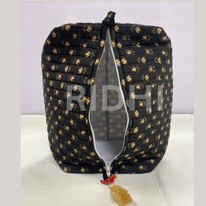 Sac fourre-tout matelassé en coton noir écologique avec fermeture éclair, fait main, réutilisable, imprimé sur mesure, pour les voyages et les courses - Product Image 6