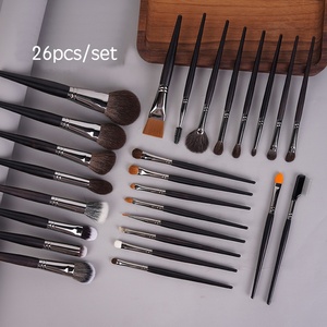 DAHUI noir 2024 chine <span class=keywords><strong>meilleur</strong></span> ensemble <span class=keywords><strong>de</strong></span> pinceaux <span class=keywords><strong>de</strong></span> maquillage professionnel manche en bois Logo personnalisé pinceaux <span class=keywords><strong>de</strong></span> maquillage brosse 26 pièces - Product Image 1