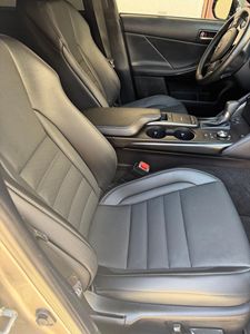 SUPER CLEAN 2023 L E X U S IS 350 F SPORT PRÊT À ÊTRE EXPÉDIÉ - Product Image 6