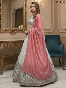 Lehenga Choli de Terciopelo Gadhwal Pesado de Diseñador para Bodas, Bordado de Pavo Real, Bordado Dori, Trabajo con Lentejuelas, Trabajo con Diamantes de Circonio - Product Image 6