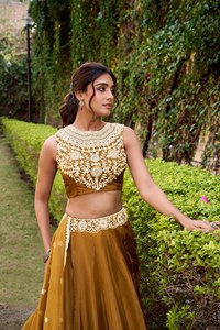 Moderno Lehenga Choli Pakistaní para Bodas y Fiestas, Hecho a Mano con Tela Modal, Elegante Choli - Product Image 3