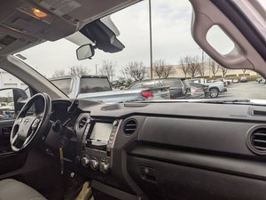 Usado Seminuevo 2020 Toyo-ta Tundra 4WD SR V8 5.7L 4WD - Product Image 5