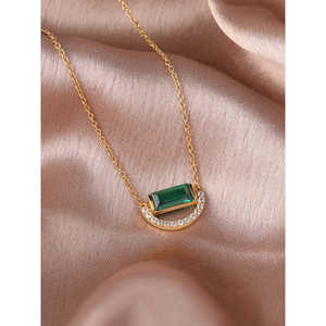 Collar de diamantes con forma de media luna para mujer - Product Image 1