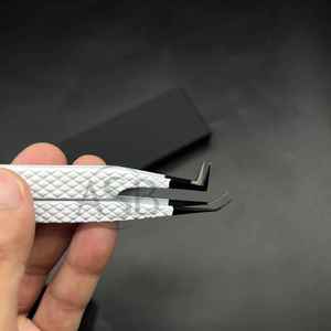 Pinzas para pestañas con agarre de diamante en blanco y negro con logotipo personalizado Pinzas para pestañas con punta de fibra en forma de corazón de acero inoxidable sostenible - Product Image 6