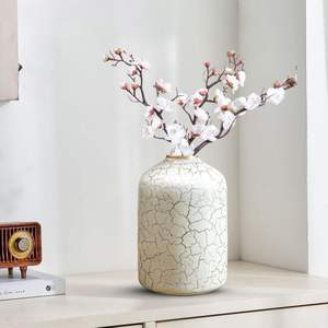 Jarrón de metal de aspecto vintage hecho a mano con patrones florales maceta decorativa ideal para evento de decoración de interiores o ambiente festivo - Product Image 1