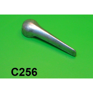 Manija del panel lateral derecho Lambretta LD125 + LD150 - Product Image 1