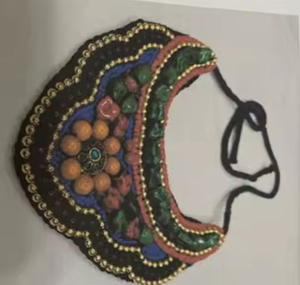 สร้อยคอนางฟ้าทำจากเรซิ่นทาสีด้วยมือมีธีม Pantone แวววาวและเคลือบเงาสำหรับงานปาร์ตี้กิจกรรมการเดินทางดูเป็นงานฝีมือในสไตล์! - Product Image 4