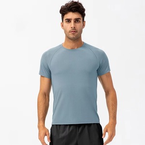 Camiseta con estampado personalizado LogoPro SmartWear Camiseta diaria informal TrendyWear Camiseta clásica de cuello redondo - Product Image 1