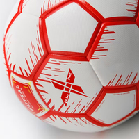 Ballons de Futsal Taille 5 Blanc Rouge Qualité Supérieure Logo Professionnel Extérieur Résistant à l'Eau Respirant Léger Caoutchouc