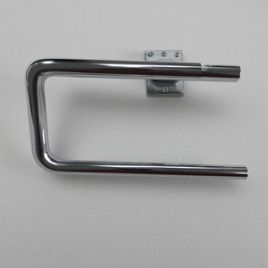 Elegante soporte de papel higiénico de metal con acabado de pátina plateada mate artesanal hecho a mano que ofrece acento decorativo - Product Image 6