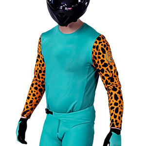 Camiseta de montar personalizada OEM para hombre, tela de malla transpirable con impresión de logotipo y etiqueta privada para entusiastas de la motocicleta - Product Image 1