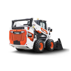 Mini track skid <b>steer</b> loader for narrow space operations - Product Image 4