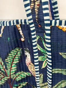 Bolso de mano acolchado de algodón para mujer Bolso de hombro con estampado floral lavable con dos asas Ecológico para compras de yoga - Product Image 2