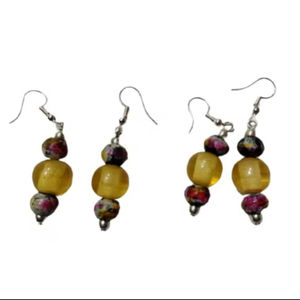 Boucles d'oreilles en perles de résine, design artisanal, bijoux pour femmes, tendance, aspect brillant - Product Image 1