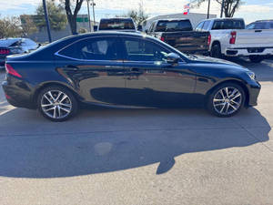 Lexus IS 300 ปี 2019 สภาพดีเยี่ยม มือสอง - Product Image 4